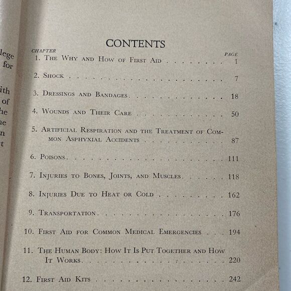 Vintage American Red Cross First Aid Text Book - 1945 - Picture 12 of 14